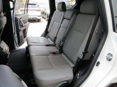 Used 2023 Lexus GX 460 w/ Black Line Special Edition AWD/4WD image 23