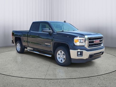 Used 2015 GMC Sierra 1500 SLE w/ SLE Value Package AWD/4WD image 2