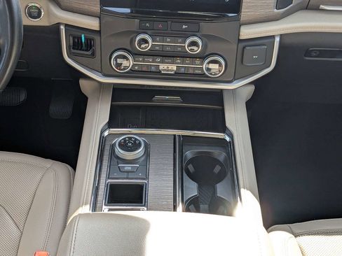 Used 2024 Ford Expedition Max Limited RWD image 20