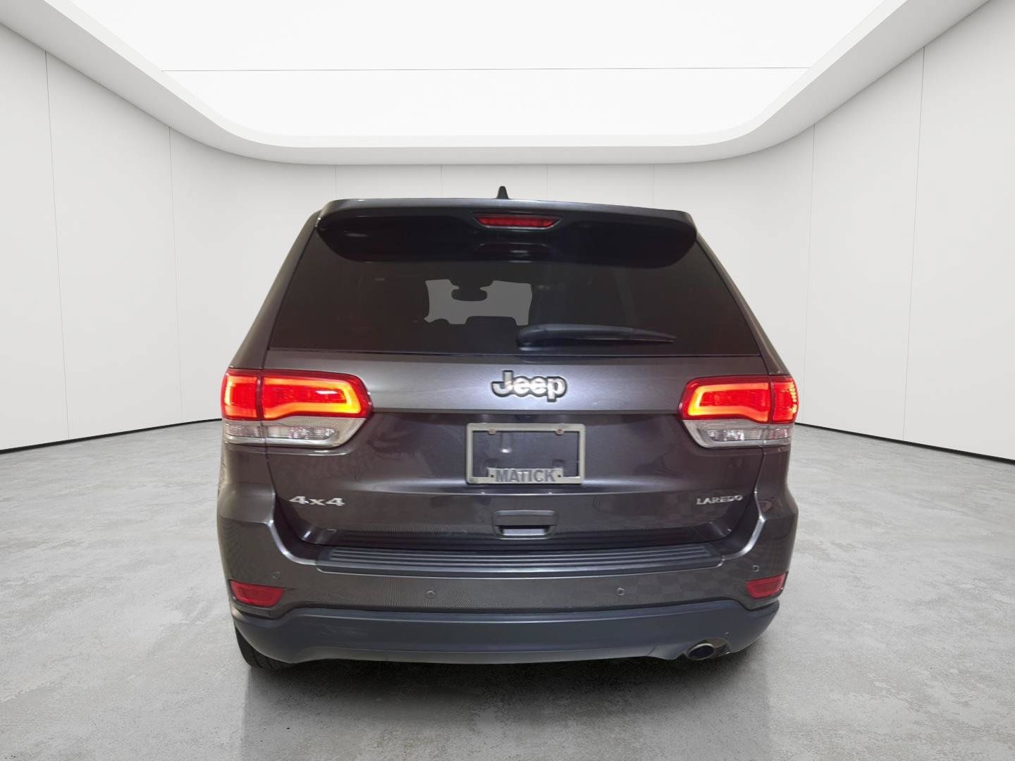 Used 2019 Jeep Grand Cherokee Laredo w/ 18" Wheel & 8.4" Radio Group AWD/4WD image 5