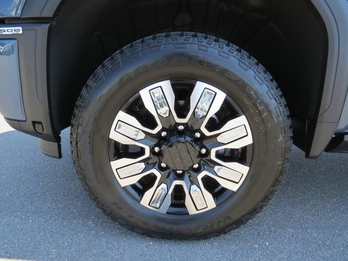 New 2025 GMC Sierra 2500 Denali w/ Denali Reserve Package image 15