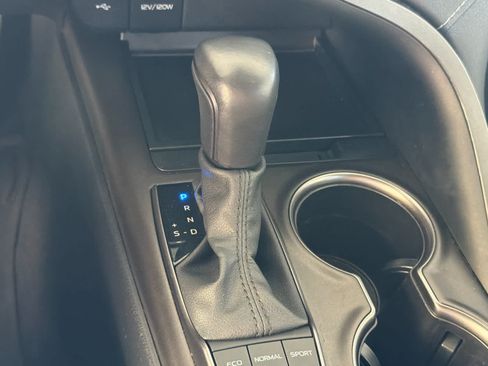 Used 2024 Toyota Camry SE FWD image 21