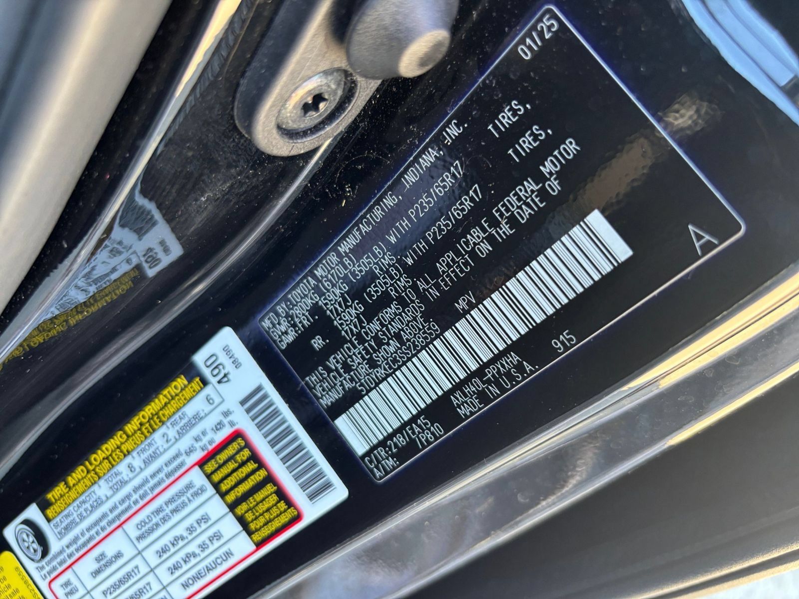 Used 2025 Toyota Sienna XLE FWD image 30