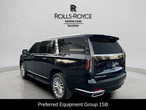 Used 2023 Cadillac Escalade ESV Premium Luxury image 3