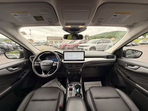 Used 2025 Ford Escape Platinum AWD/4WD image 18
