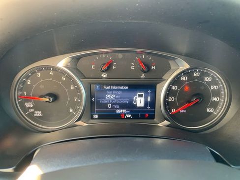 Used 2024 GMC Terrain SLE image 18