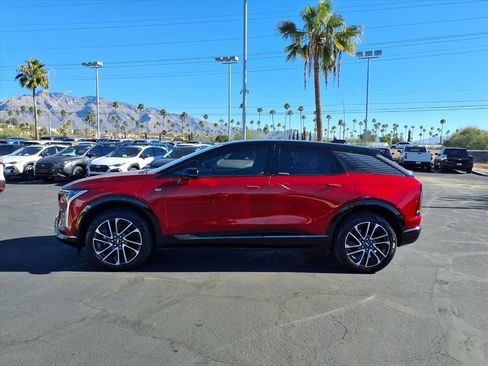 Used 2025 Cadillac Optiq Sport 1 image 15