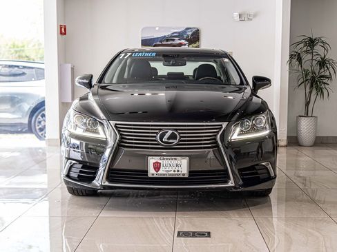 Used 2017 Lexus LS 460 AWD w/ Comfort Package image 2