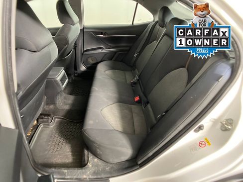 Used 2018 Toyota Camry LE image 31
