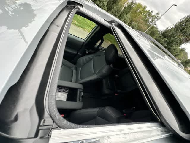 Used 2026 Toyota Sienna XLE Woodland Edition AWD/4WD image 6
