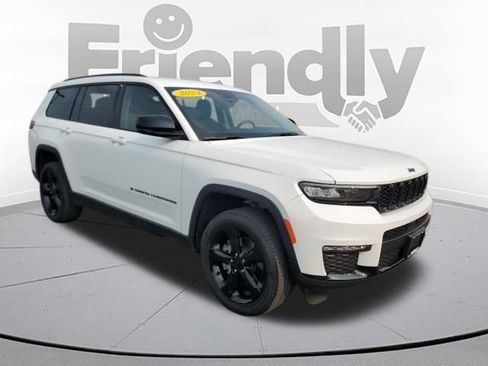 Used 2023 Jeep Grand Cherokee L Limited w/ Black Appearance Package AWD/4WD image 7