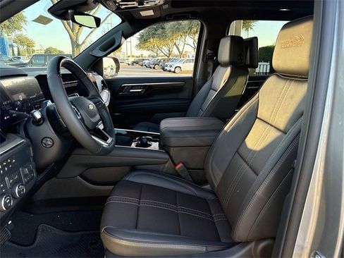 New 2026 Chevrolet Suburban High Country image 25