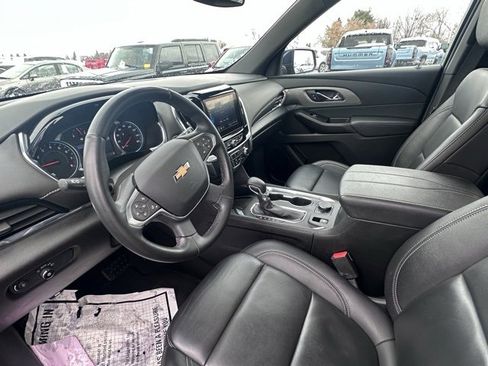 Used 2023 Chevrolet Traverse LT image 13