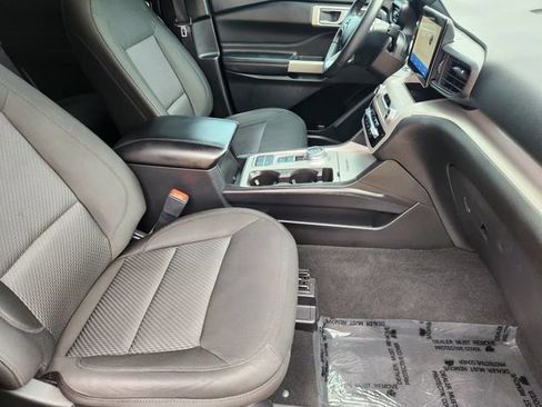 Used 2023 Ford Explorer XLT RWD image 20