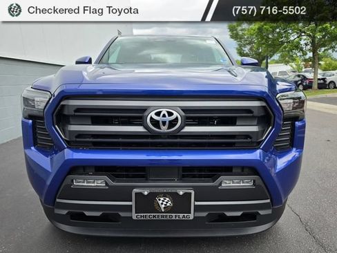 Used 2025 Toyota Tacoma SR5 AWD/4WD image 10
