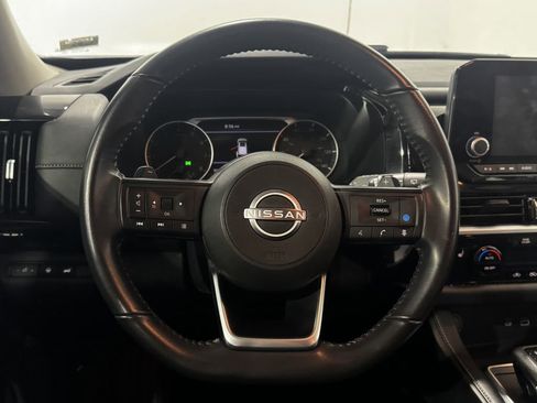 Used 2025 Nissan Pathfinder SV AWD/4WD image 4