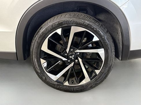 Used 2024 Mitsubishi Outlander SE FWD image 37