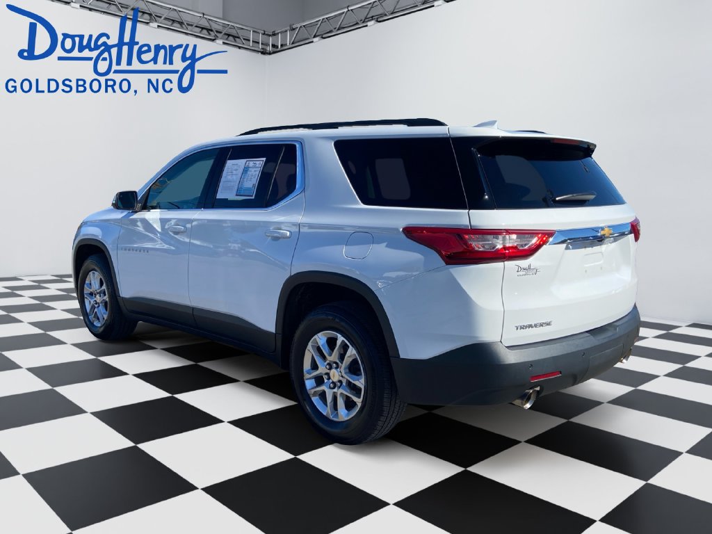 Used 2021 Chevrolet Traverse LT w/ LPO, Floor Liner Package FWD image 3