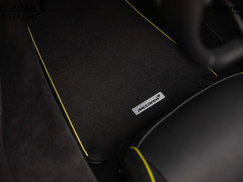 Used 2025 McLaren Artura Spider image 25