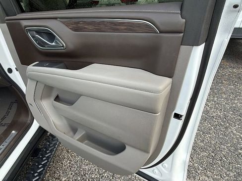 Used 2023 Chevrolet Tahoe Z71 w/ Luxury Package image 16