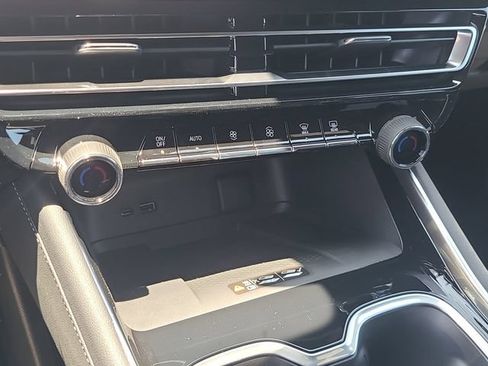 New 2026 Chevrolet Traverse LT FWD image 29
