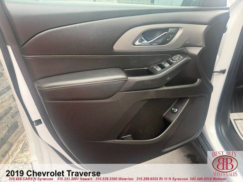 Used 2019 Chevrolet Traverse LT FWD image 3