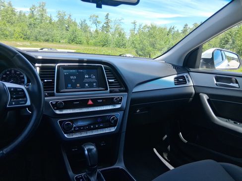 Used 2019 Hyundai Sonata SEL w/ Tech Package 02 FWD image 19