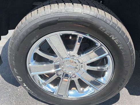 Used 2016 Chevrolet Silverado 1500 High Country w/ High Country Premium Package AWD/4WD image 36