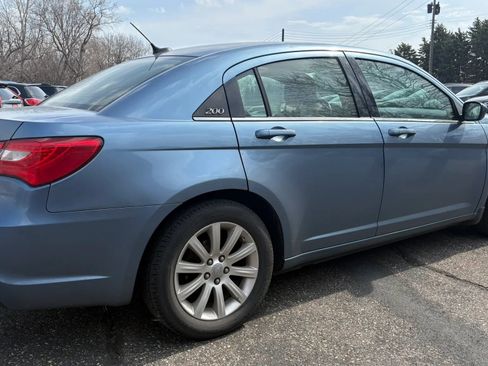 Used 2011 Chrysler 200 Touring image 10