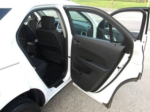 Used 2014 Chevrolet Equinox LS AWD/4WD image 24