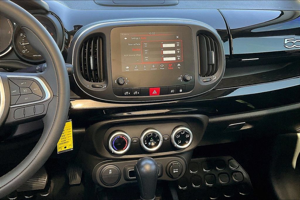 Used 2019 FIAT 500L Trekking FWD image 9