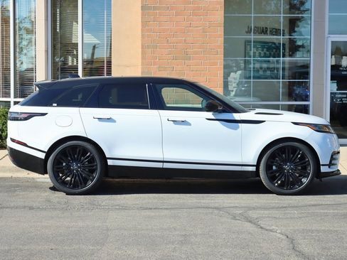 Used 2025 Land Rover Range Rover Velar Dynamic HSE image 8