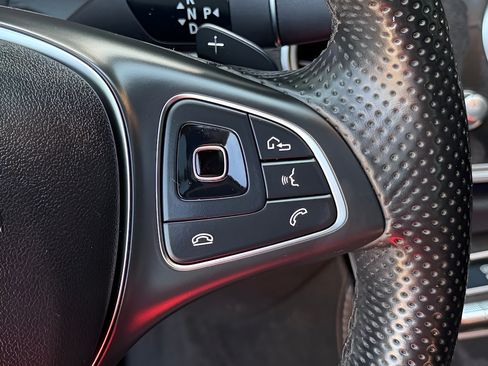 Used 2018 Mercedes-Benz E 300 4MATIC image 36