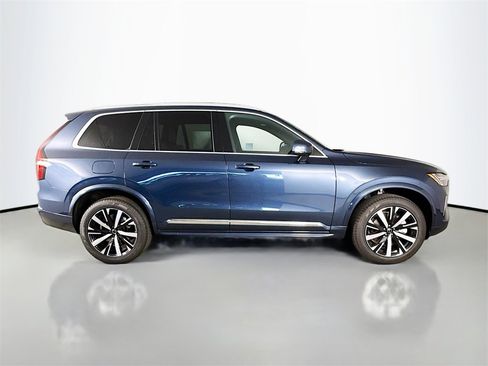New 2026 Volvo XC90 B6 Core w/ Protection Package image 8