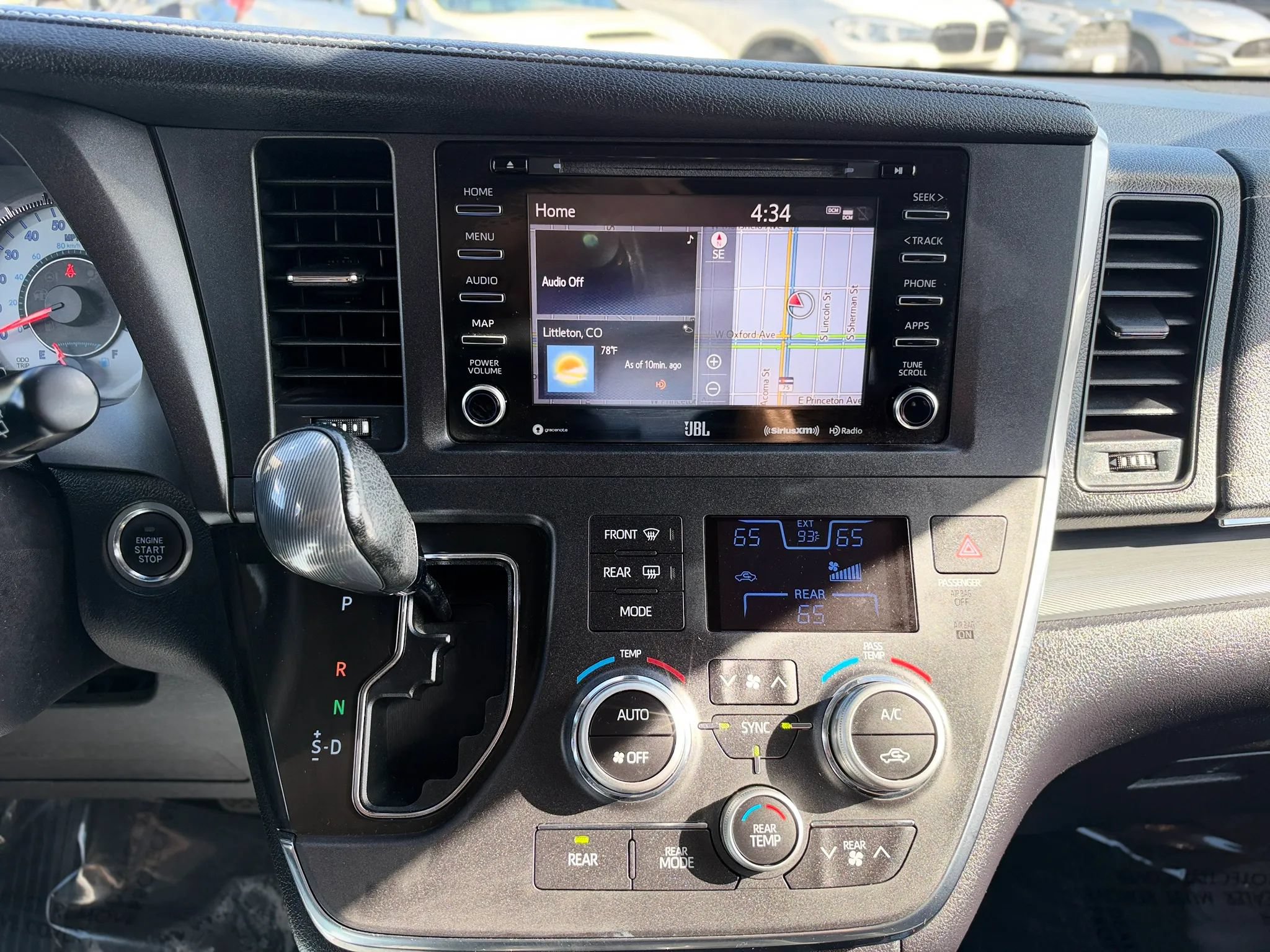 Used 2019 Toyota Sienna SE Premium w/ Carpet Mat Package AWD/4WD image 31