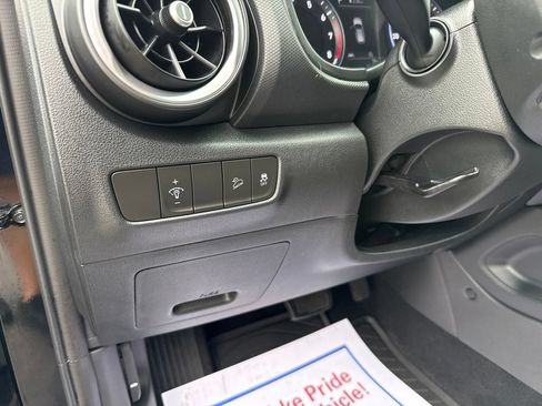 Used 2023 Hyundai Kona SE AWD/4WD image 19