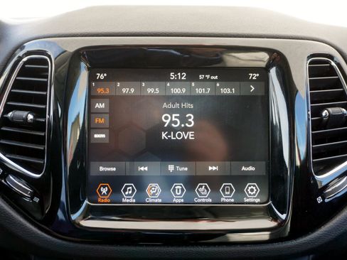 Used 2021 Jeep Compass Limited image 10