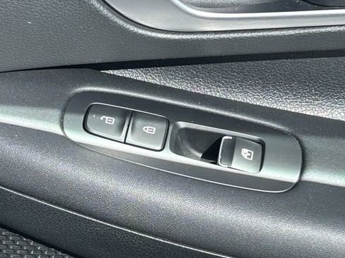 Used 2025 Hyundai Sonata SEL FWD image 35