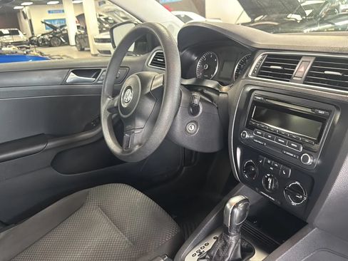 Used 2014 Volkswagen Jetta TDI Value Edition FWD image 11