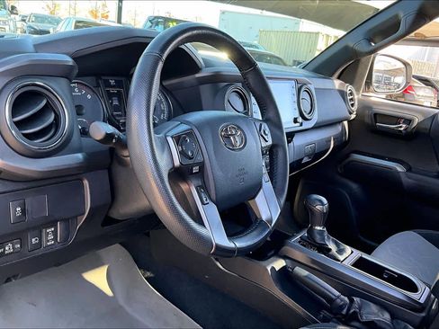 Used 2023 Toyota Tacoma TRD Off-Road w/ Technology Package image 16