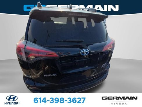Used 2018 Toyota RAV4 XLE w/ Convenience Package AWD/4WD image 8