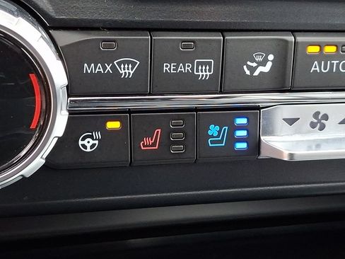 Used 2025 Ford F250 Lariat w/ Black Appearance Package AWD/4WD image 27