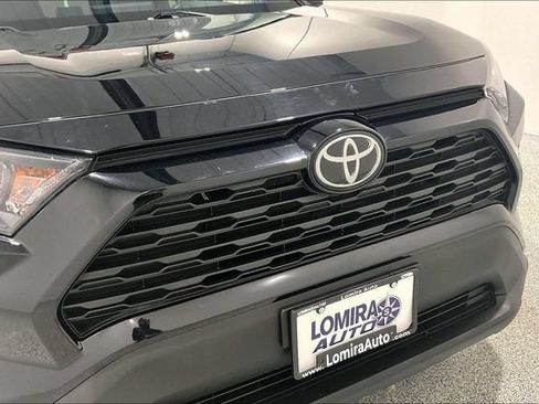 Used 2019 Toyota RAV4 LE AWD/4WD image 39