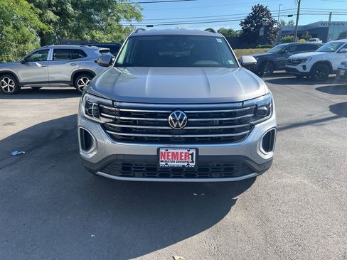 New 2026 Volkswagen Atlas SE image 2