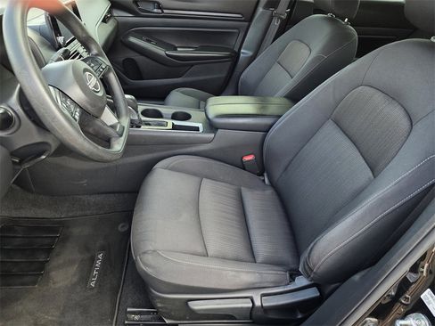 Used 2024 Nissan Altima 2.5 S image 10