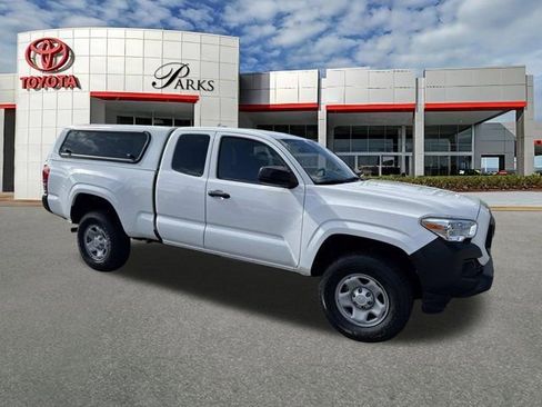 Used 2022 Toyota Tacoma SR image 1