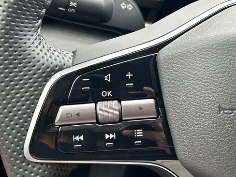 New 2025 Nissan Ariya AWD image 28