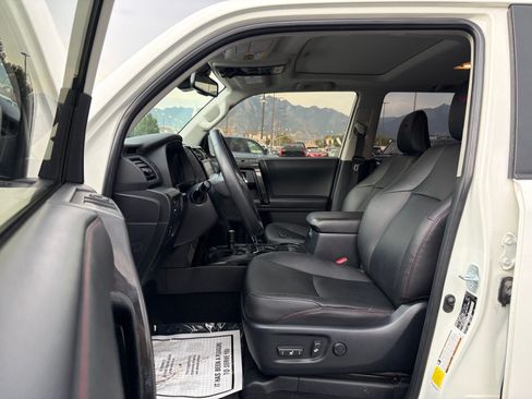 Used 2021 Toyota 4Runner Venture w/ Moonroof Package AWD/4WD image 11