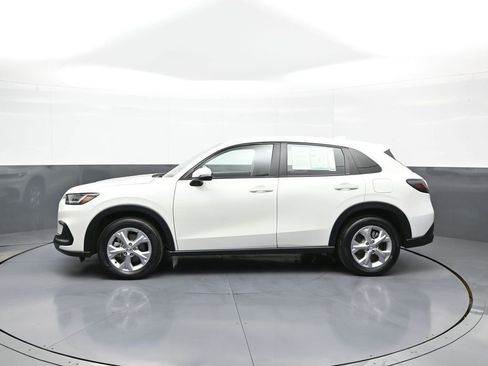 Used 2023 Honda HR-V LX image 9