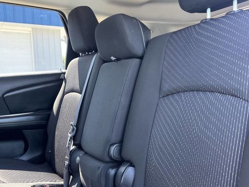 Used 2018 Dodge Journey SE w/ Safe & Sound Group image 19